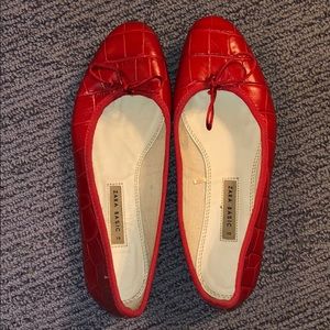 Really cute red ballet flats!